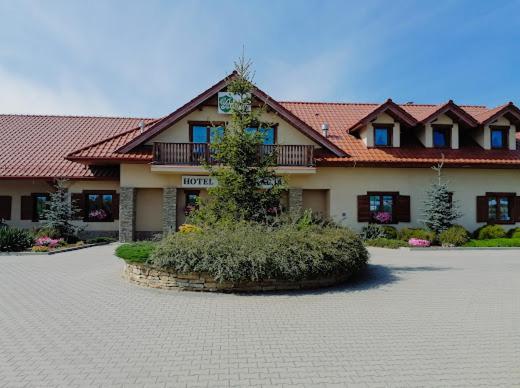 Hotel Bonsai Niemcza Exterior photo